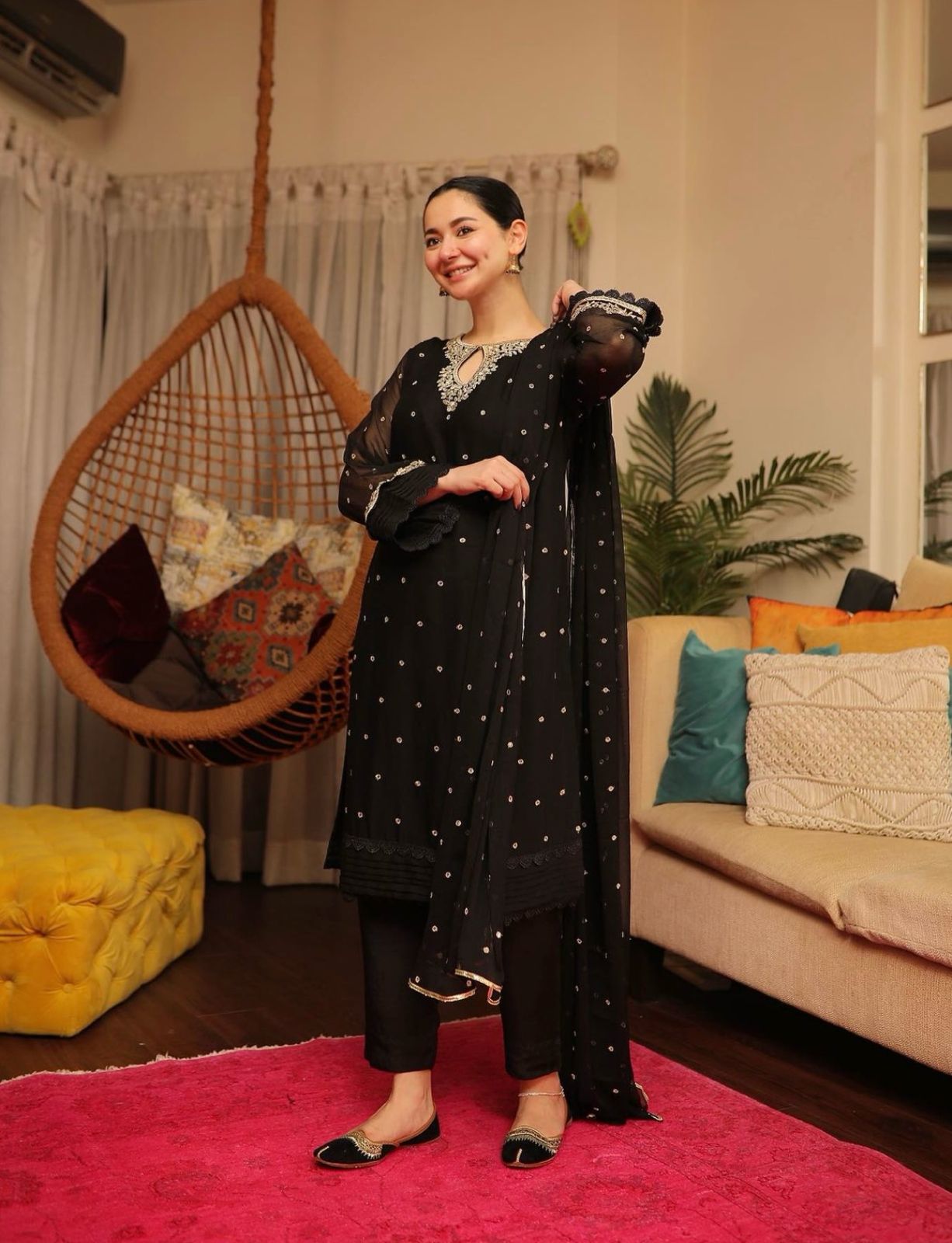 HANIA AMIR